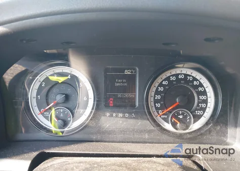 2015 Ram 1500 Express z USA, uszkodzony, nr VIN 1C6RR7KG4FS672275